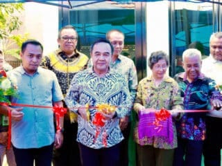 Peresmian Balai PKK Melati 24 di Kelurahan Binong oleh Sekda Tangerang, Soma Atmaja, mendukung pemberdayaan masyarakat.