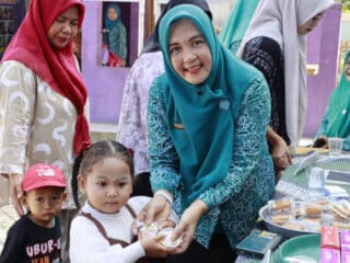 Gerebek Posyandu di Kecamatan Jambe untuk pencegahan stunting melalui layanan kesehatan balita dan ibu hamil. Dukung kesehatan keluarga!