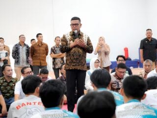Gubernur Banten, Andra Soni, mengunjungi PPLP untuk memotivasi 72 atlet pelajar yang bersiap menghadapi Popnas 2025.