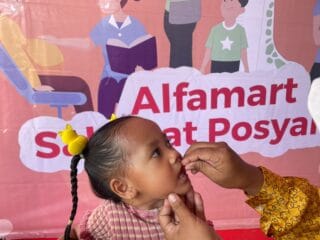 Alfamart Sahabat Posyandu dan Sweety hadirkan layanan kesehatan dan edukasi untuk ibu dan balita di 34 kota Indonesia.