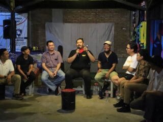 Creative Collective Tangerang untuk merayakan seni dan kolaborasi. Temukan potensi lokal melalui pameran dan pertunjukan yang menginspirasi!