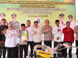 Pemerintah Kabupaten Tangerang dan Polres Kota Tangerang meluncurkan Gerakan Tanam Jagung Hibrida di Desa Buniayu.