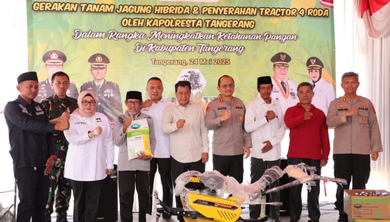 Pemerintah Kabupaten Tangerang dan Polres Kota Tangerang meluncurkan Gerakan Tanam Jagung Hibrida di Desa Buniayu.