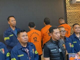Direktorat Reskrimum Polda Banten menetapkan Ketua KADIN Kota Cilegon, MS, sebagai tersangka dalam kasus permintaan proyek PT Chandra Asri.