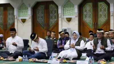 Wakil Bupati Tangerang melepas 393 jamaah haji kloter 11, menekankan kesehatan dan bimbingan selama ibadah.