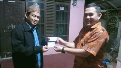Pelayanan Adminduk di Kecamatan Kresek semakin mudah dan cepat, membuat warga sumringah. Simak inovasi terbaru di sini!