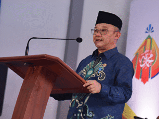 Mendikdasmen Abdul Mu'ti mengingatkan pentingnya mematuhi aturan Kementerian Pendidikan terkait kegiatan belajar mengajar.