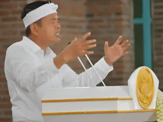 Gubernur Jawa Barat berencana untuk menghapus Pekerjaan Rumah (PR) bagi siswa seiring dengan penetapan jam masuk sekolah baru pada pukul 06.30