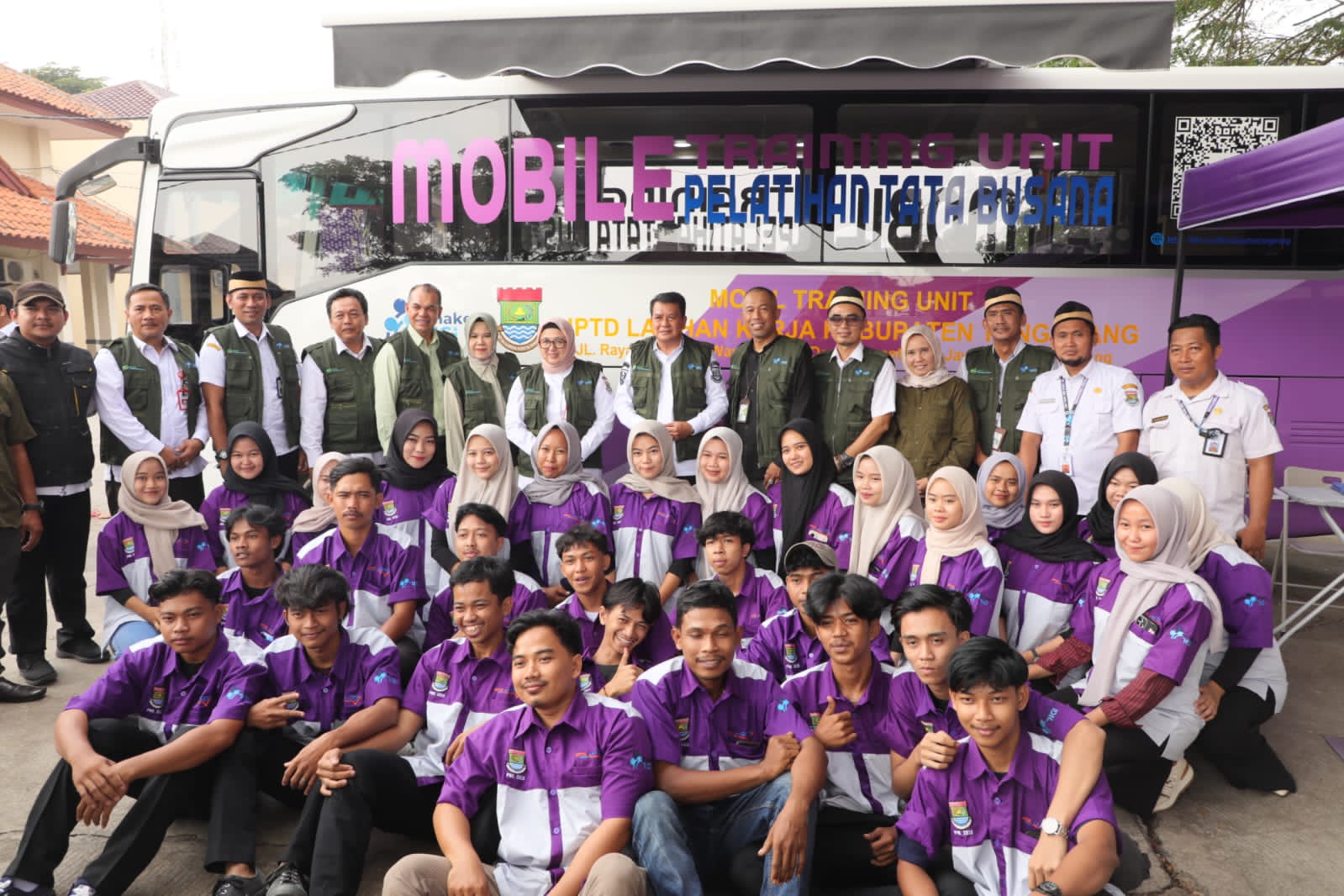 Pemerintah Kabupaten Tangerang meluncurkan Mobile Training Unit (MTU) untuk Pelatihan Tata Busana, dipimpin oleh Bupati Moch. Maesyal Rasyid.