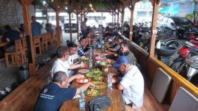 Saung Pinang 99 Tigaraksa: Destinasi kuliner favorit di Tangerang dengan menu lezat, harga terjangkau, dan fasilitas menarik untuk keluarga!