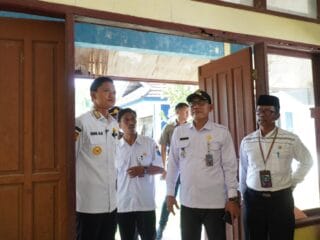 Wabup Iing kunjungi sekolah di Pandeglang untuk perbaiki sarana pendidikan, pastikan siswa nyaman belajar
