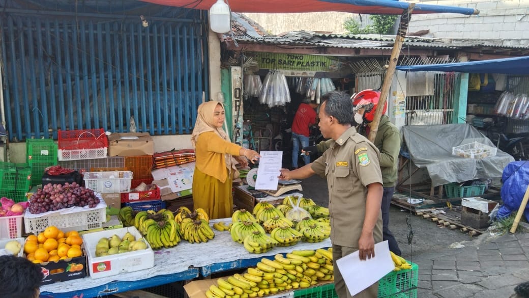 Pemkot Tangerang melalui Tramtib Kecamatan Tangerang melaksanakan sosialisasi untuk menata kawasan Pasar Anyar agar lebih tertib dan nyaman