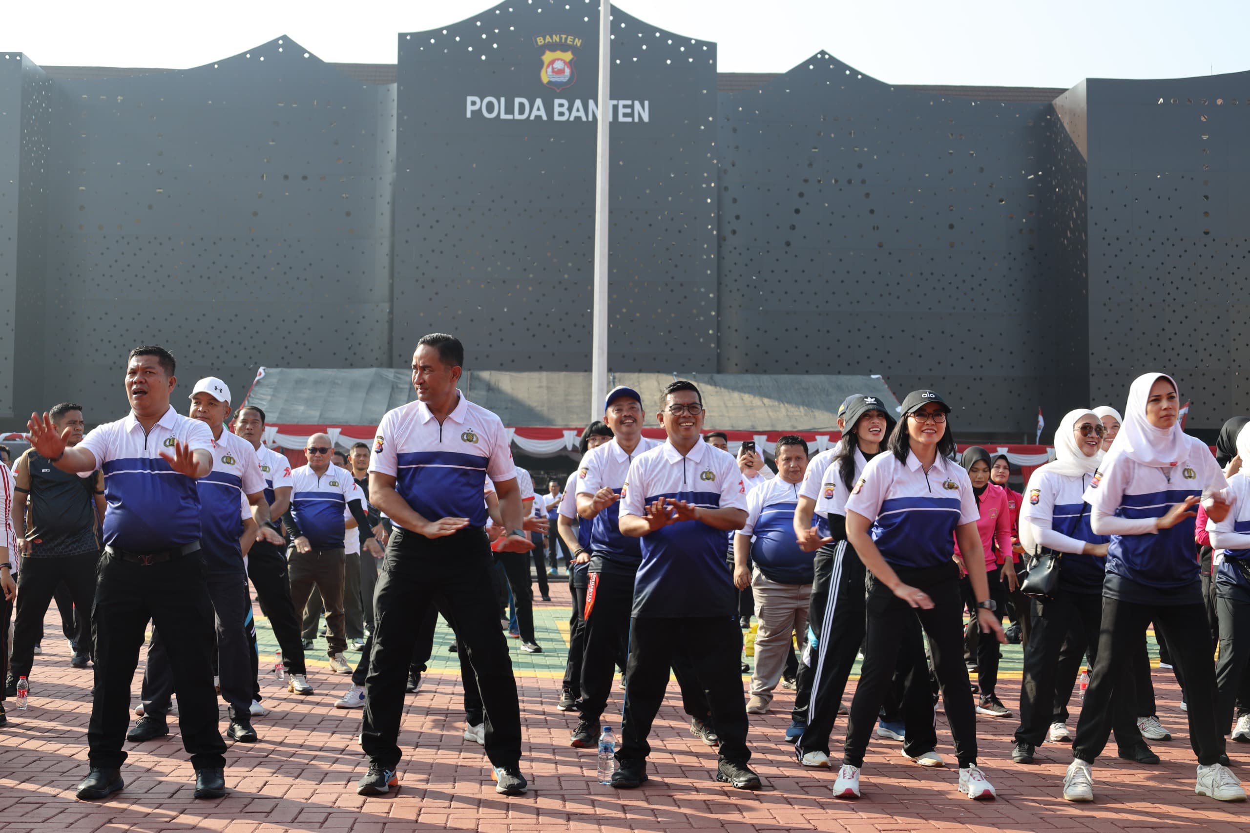 Gubernur Banten Andra Soni beri ucapan dan apresiasi di Hari Bhayangkara ke-79, tekankan sinergi untuk pembangunan daerah.