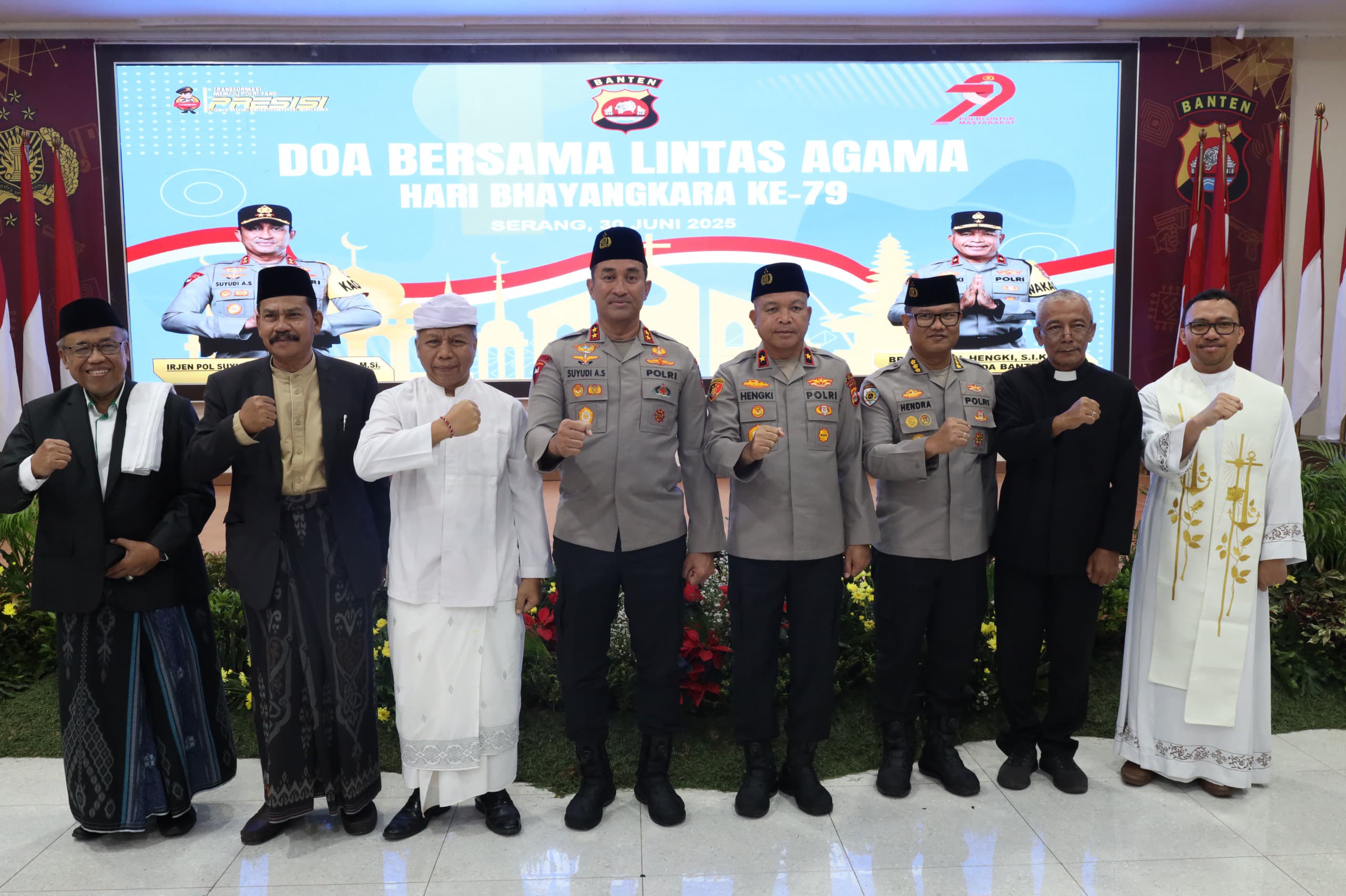Polda Banten gelar doa lintas agama dan santunan anak yatim sambut Hari Bhayangkara ke-79, simbol persatuan dan semangat kebangsaan.