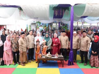 Wabup Tangerang tegaskan sekolah gratis untuk SD dan SMP swasta mulai diberlakukan secara bertahap demi pemerataan pendidikan.