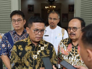 Pemprov Banten dorong ketahanan pangan lewat program KAKIJATOL dengan menanam jagung di kanan kiri jalan tol.