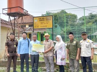 Kejari Kabupaten Tangerang berhasil ambil alih aset daerah senilai Rp1,1 miliar yang dikuasai warga selama 15 tahun di Panongan.