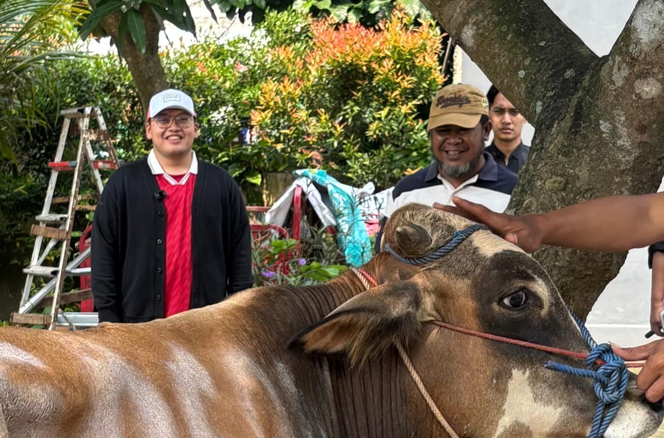 Abraham Garuda Laksono berkurban satu ekor sapi dalam perayaan Idul Adha 2025 di Padepokan Kebangsaan Karang Tumaritis.