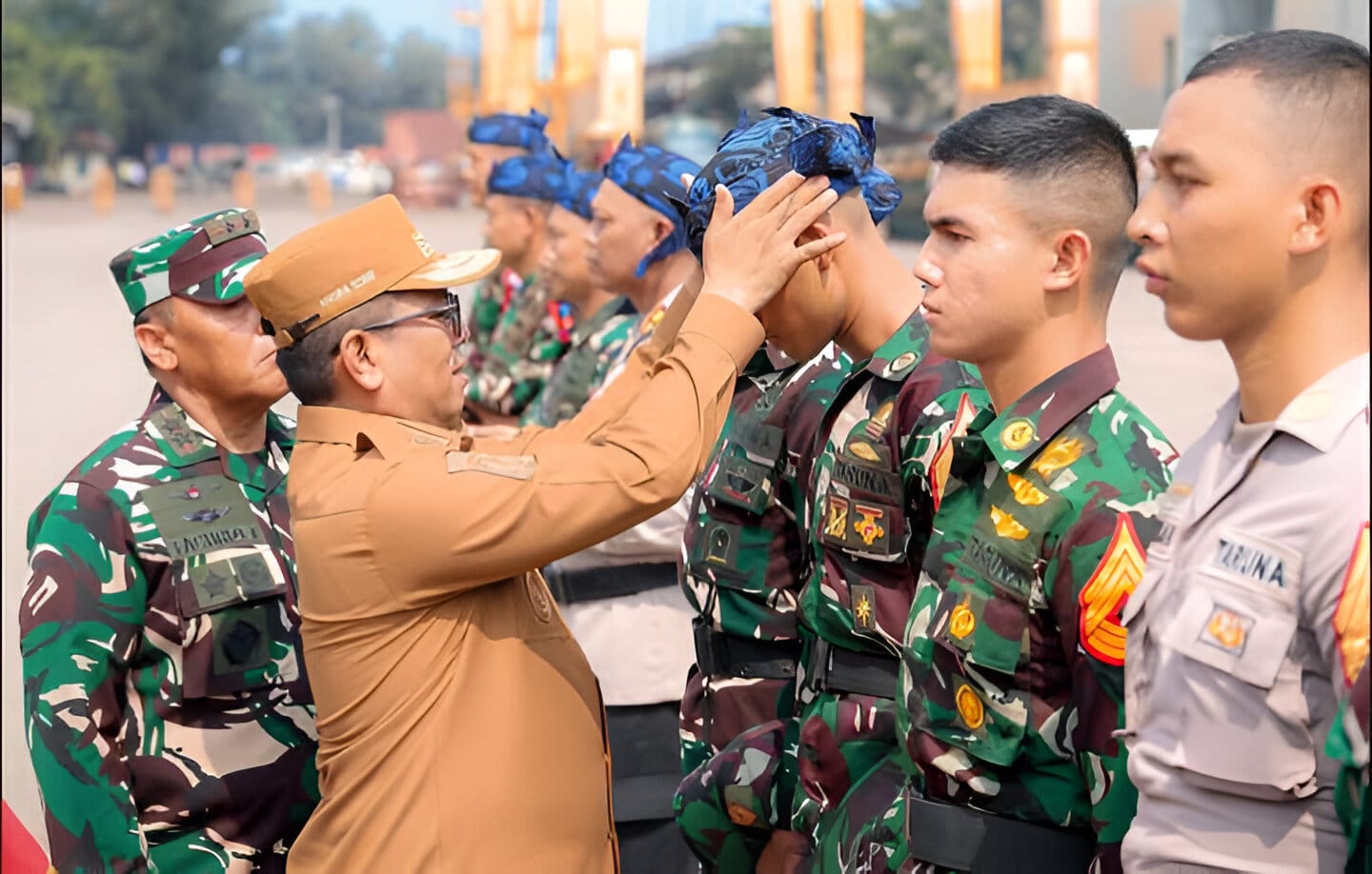 Upacara Penyambutan Peserta Latsitarda Nusantara ke-45 di Banten dipimpin oleh Gubernur Andra Soni, melibatkan 2.898 peserta.
