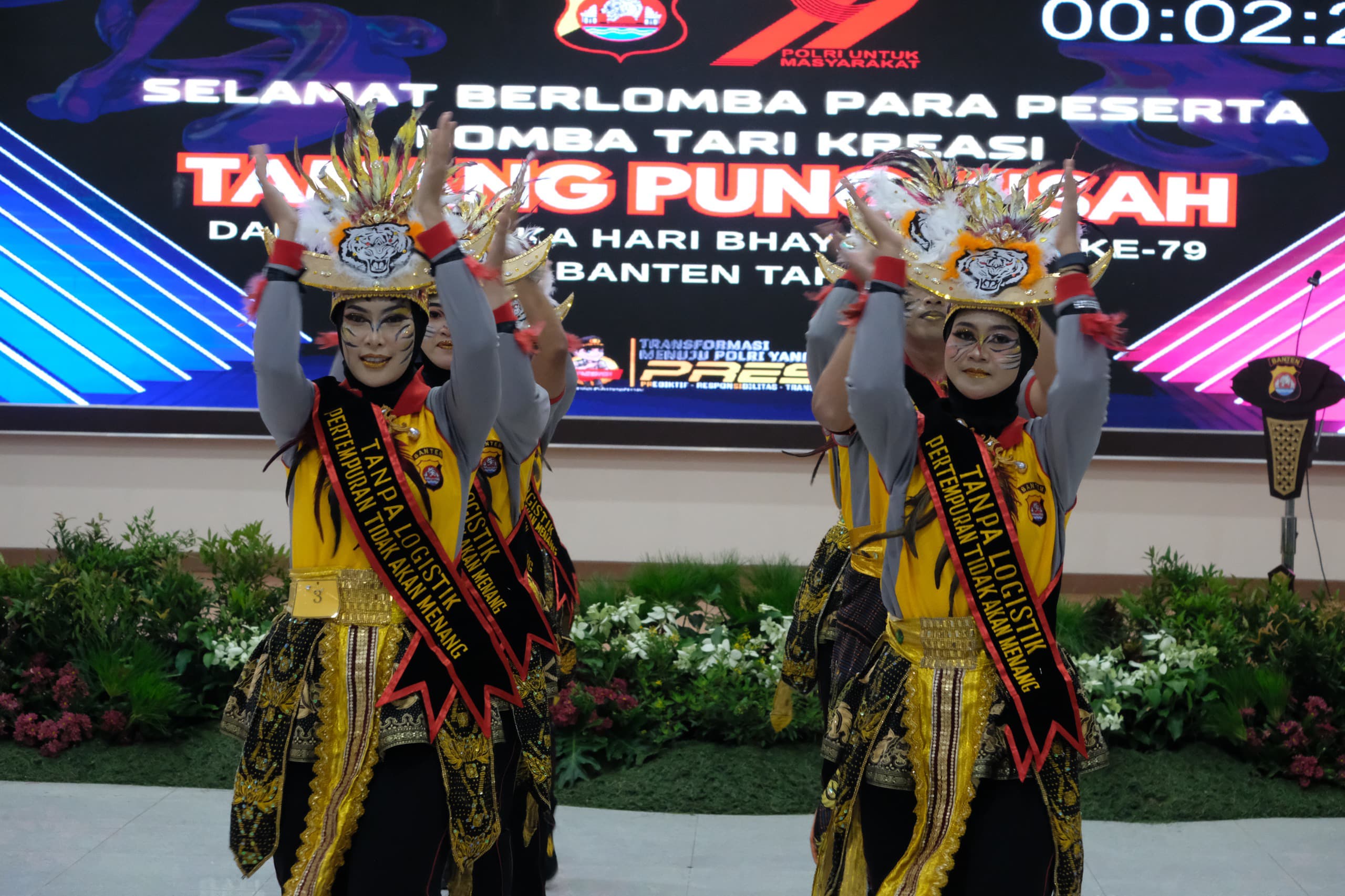Polda Banten gelar lomba tari kreasi sambut Hari Bhayangkara ke-79, hadirkan 32 tim tampilkan seni, budaya, dan semangat kebersamaan.