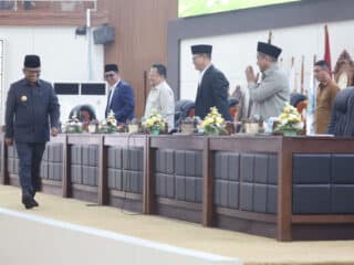 Gubernur Banten dorong Raperda jaminan sosial ketenagakerjaan untuk pekerja informal & rentan. Pembahasan Perda pesantren juga dipercepat.