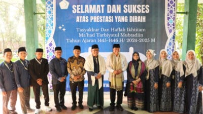 Bupati Tangerang hadiri Haflah Santri Tarbiyatul Mubtadiin, gulirkan beasiswa bagi 250 pelajar berprestasi demi wujudkan generasi emas 2045.
