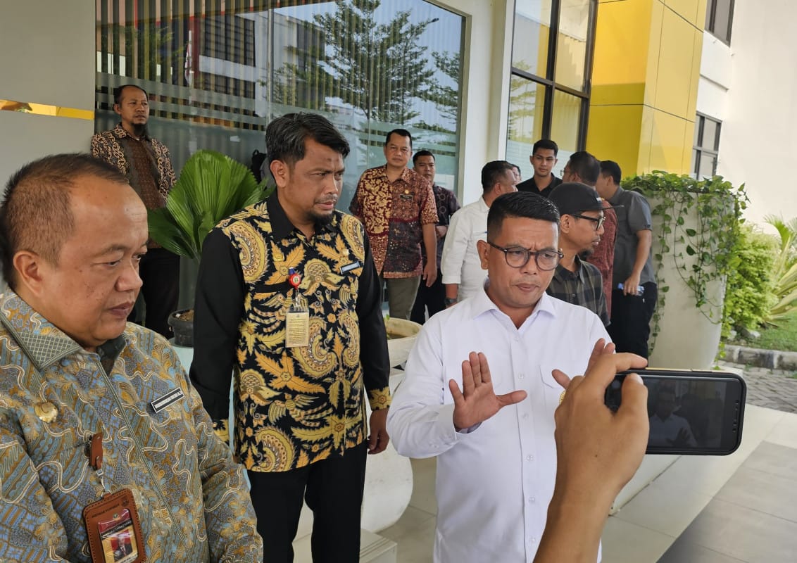 Simak proses wawancara calon Sekretaris Daerah Provinsi Banten 2025 yang dipimpin oleh Gubernur Andra Soni.