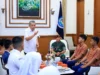 21 siswa Tangsel lolos SMA Taruna Nusantara. Wali Kota Benyamin beri apresiasi dan pesan kepemimpinan untuk masa depan mereka.