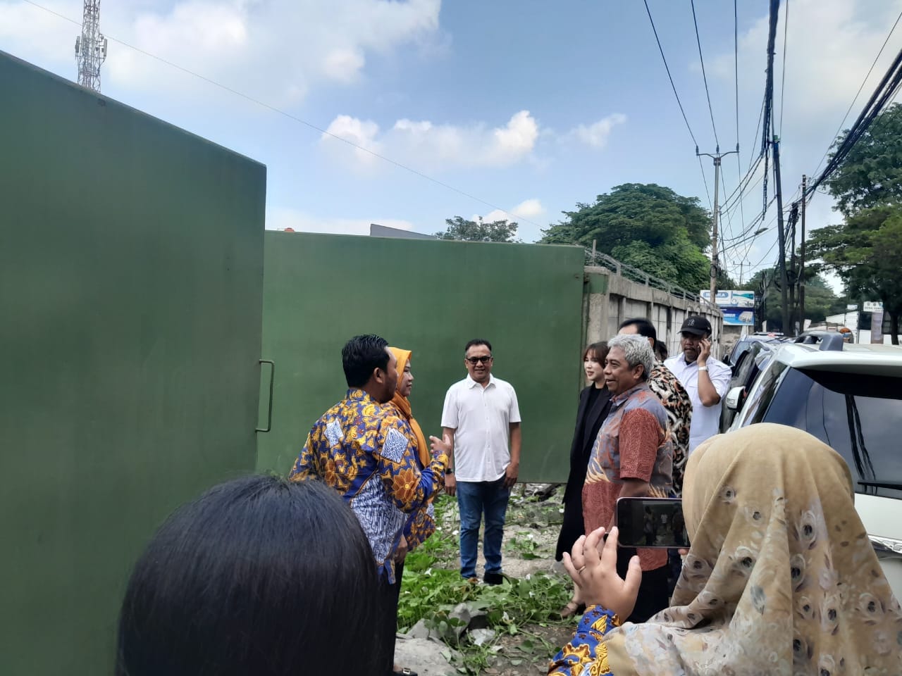 Li Sam Ronyu gagal dalam gugatan praperadilan. PN Tangerang menetapkan status tersangka kasus pemalsuan dokumen tanah tetap berlaku.