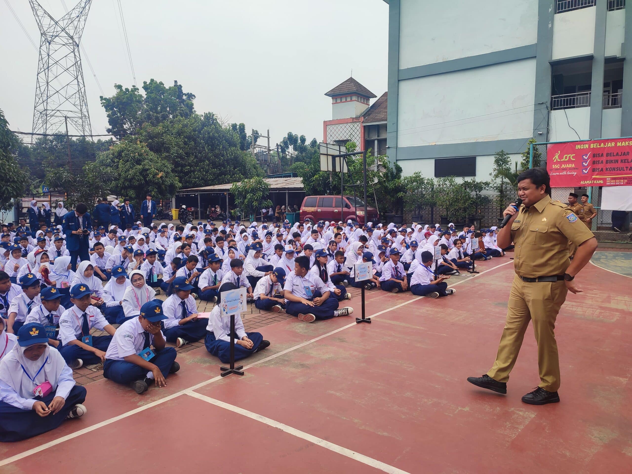 Dindik Tangsel pantau langsung MPLS 2025 di SMPN 8, pastikan siswa baru beradaptasi dan terima pendidikan karakter sejak awal.