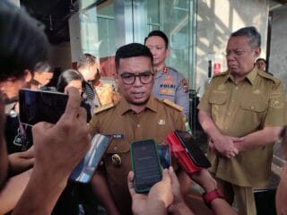 Gubernur Banten Andra Soni hadiri FGD sekolah gratis, bahas daya tampung SMA/SMK, zonasi, dan pemerataan pendidikan di Banten.