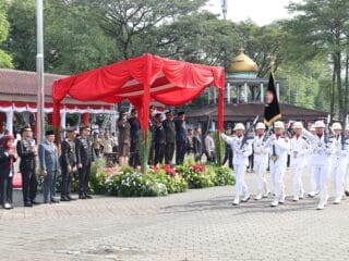 Polda Banten peringati Hari Bhayangkara ke-79 di Serang, tekankan netralitas, sinergi, dan dedikasi Polri untuk masyarakat.