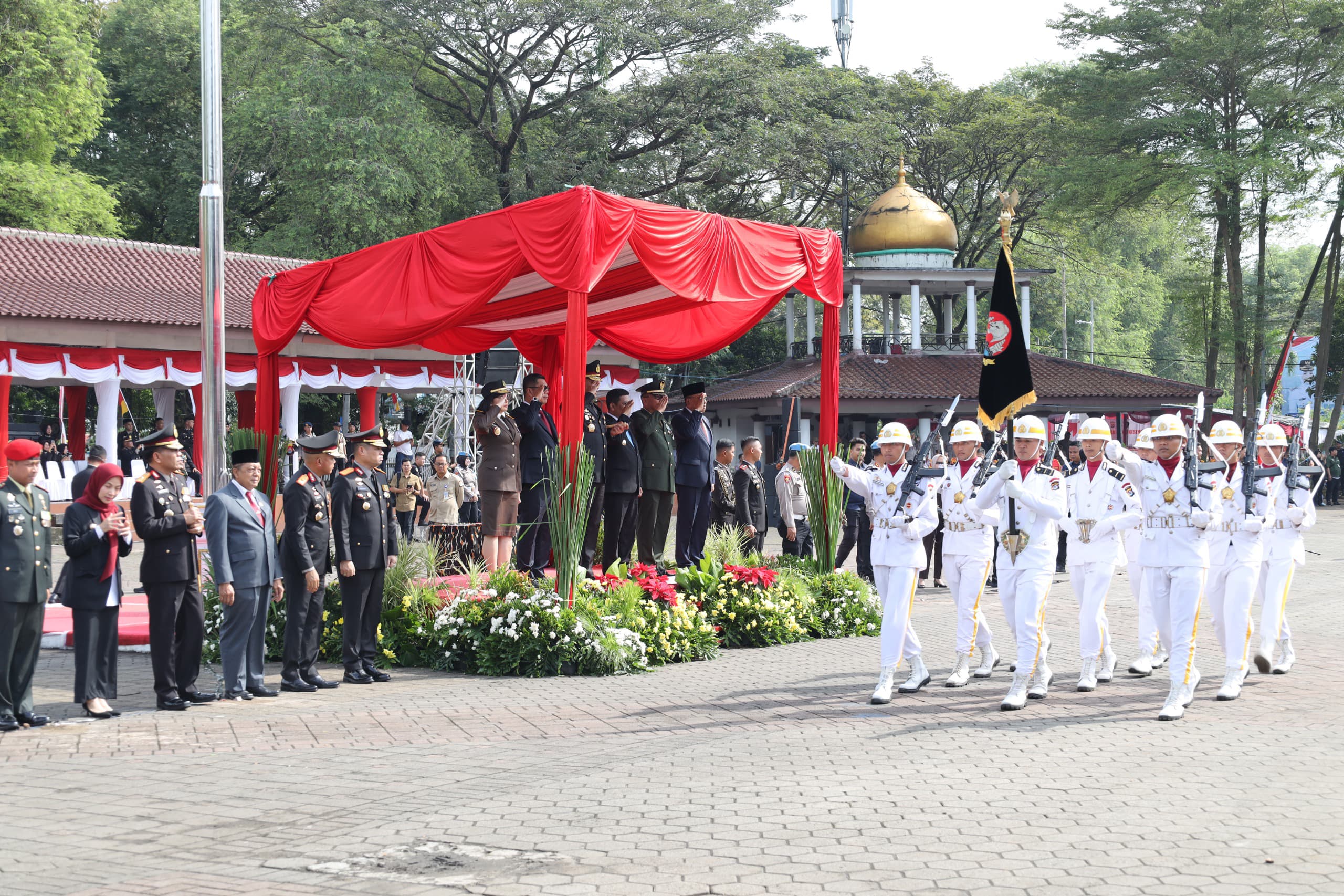 Polda Banten peringati Hari Bhayangkara ke-79 di Serang, tekankan netralitas, sinergi, dan dedikasi Polri untuk masyarakat.
