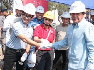 Bupati Tangerang resmikan pembangunan rumah layak huni di Tanjung Kait, kolaborasi dengan Prudential dan Habitat for Humanity Indonesia.