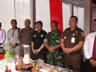 Kejari Tangerang musnahkan barang bukti 117 perkara pidana, termasuk narkoba, senjata, dan obat terlarang, disaksikan Forkopimda.