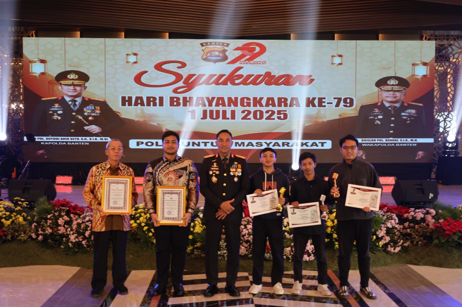 Polda Banten gelar lomba Hari Bhayangkara ke-79, ajang sinergi Polri dan masyarakat. Ini momen penghargaan untuk para pemenang.