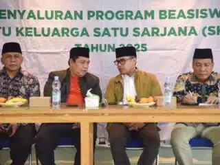 Pemkot Tangsel dan Baznas salurkan beasiswa SKSS kepada 35 hafidz Al-Qur’an sebagai wujud dukungan pendidikan religius di Tangsel.