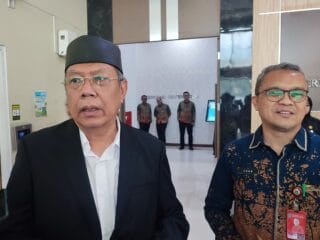 Wali Kota Tangsel Benyamin Davnie ungkap capaian investasi triwulan I 2025 capai 30% dari target. Sektor pendidikan dan kuliner dominan.