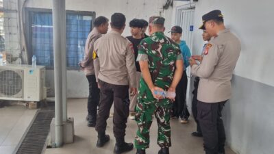 Polsek Ciputat Timur amankan enam pelajar di Stasiun Jombang dan lakukan penyekatan 13 titik cegah aksi demo ke Jakarta.
