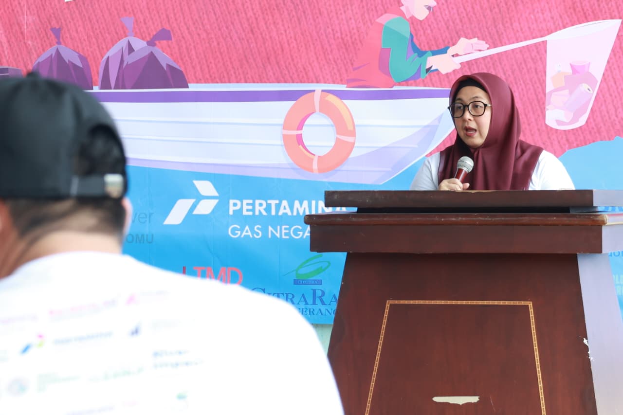 Wabup Intan hadiri aksi bersih di Teluknaga, ajak masyarakat gotong royong atasi sampah dan wujudkan Tangerang hijau berkelanjutan.