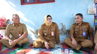 Wabup Intan dan Camat Jambe salurkan bantuan bagi 46 KK korban puting beliung di Desa Taban, wujud kepedulian Pemkab Tangerang.