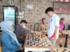 Fide Master Reynard Kristopher menumbangkan 10 peserta dalam Fun Catur Simultan di Noboru Coffee, Tangerang, pada 24 Agustus 2025.