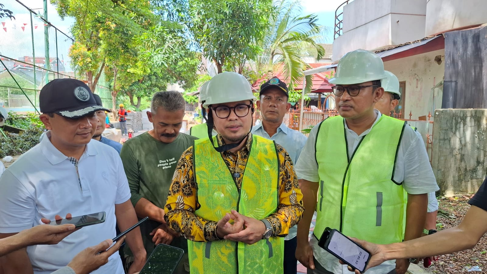 Rencana buang sampah Tangsel ke TPA Pandeglang ditunda. TPA Cipeucang kritis, Tangsel siapkan Rp40 miliar untuk Pandeglang.