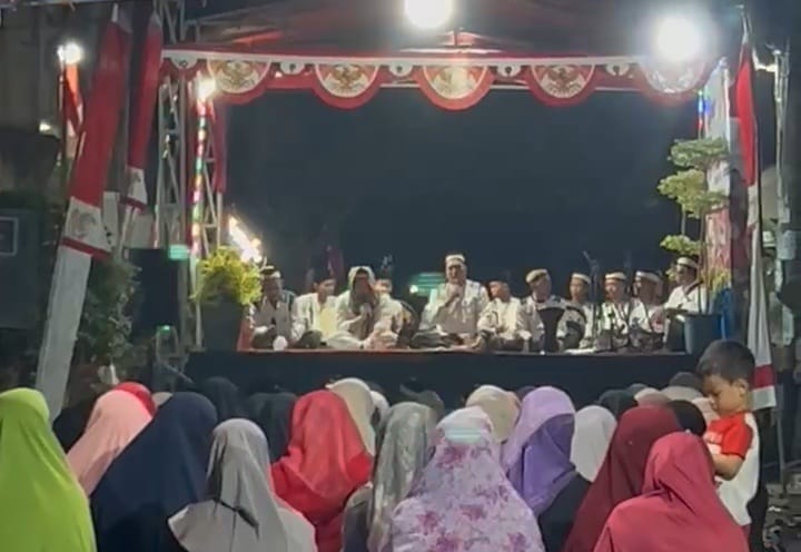 Warga RT008/02 PWS Margasari, Tigaraksa rayakan HUT ke-80 RI dengan lomba rakyat, bersholawat, tasyakuran, dan hiburan rakyat.