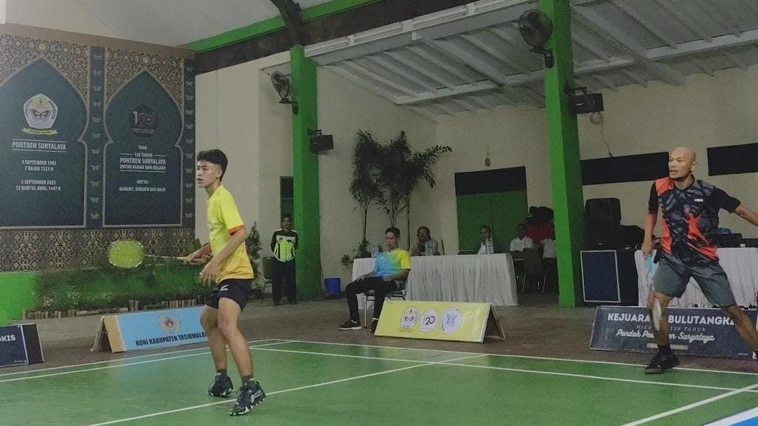 Turnamen bulu tangkis ramaikan Milad ke-120 Ponpes Suryalaya. 14 pasangan atlet ikut serta, ajang olahraga jadi sarana dakwah.
