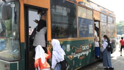 Pemkot Tangerang gratiskan Bus Tayo di HUT RI ke-80, disambut antusias pelajar dan warga yang memanfaatkan layanan transportasi publik.