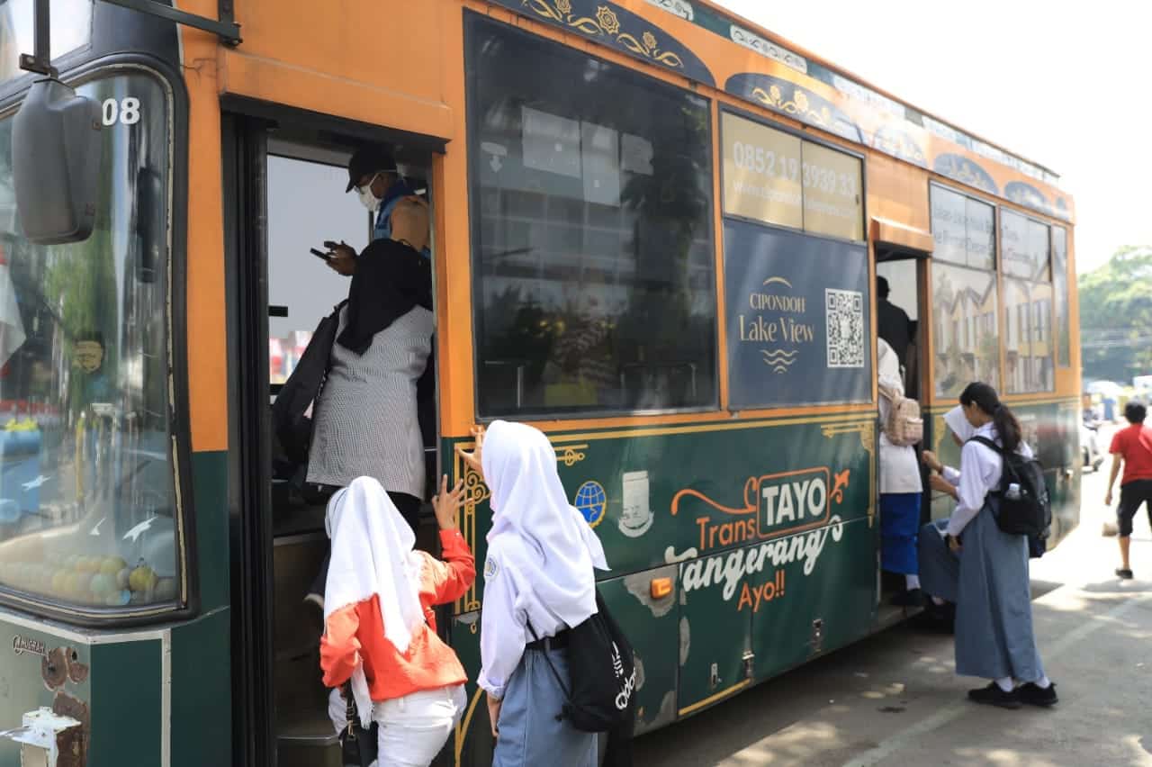 Pemkot Tangerang gratiskan Bus Tayo di HUT RI ke-80, disambut antusias pelajar dan warga yang memanfaatkan layanan transportasi publik.