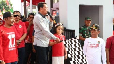 Bupati Tangerang Maesyal Rasyid hadiri HUT RI ke-80 di Desa Cihuni, warga antusias ikuti gerak jalan dan rangkaian lomba kebersamaan.