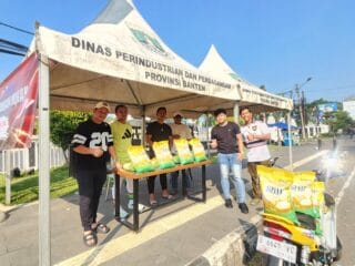 Polda Banten gelar Gerakan Pangan Murah, salurkan 20,5 ton beras di 9 lokasi untuk dukung ketahanan pangan dan ringankan beban warga.