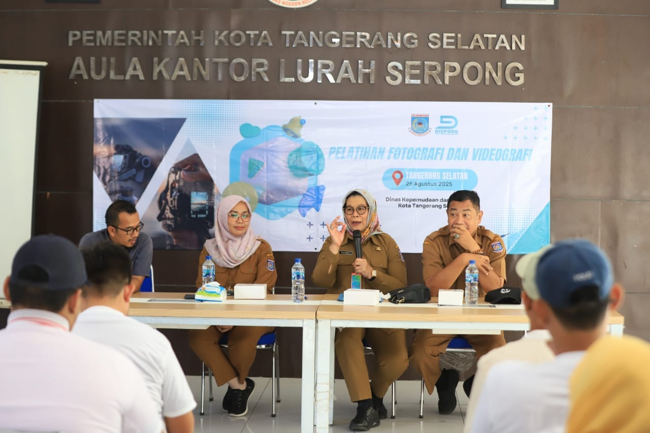 Karang Taruna Serpong gelar pelatihan fotografi dan videografi, dorong kreativitas pemuda Tangsel serta buka peluang usaha.